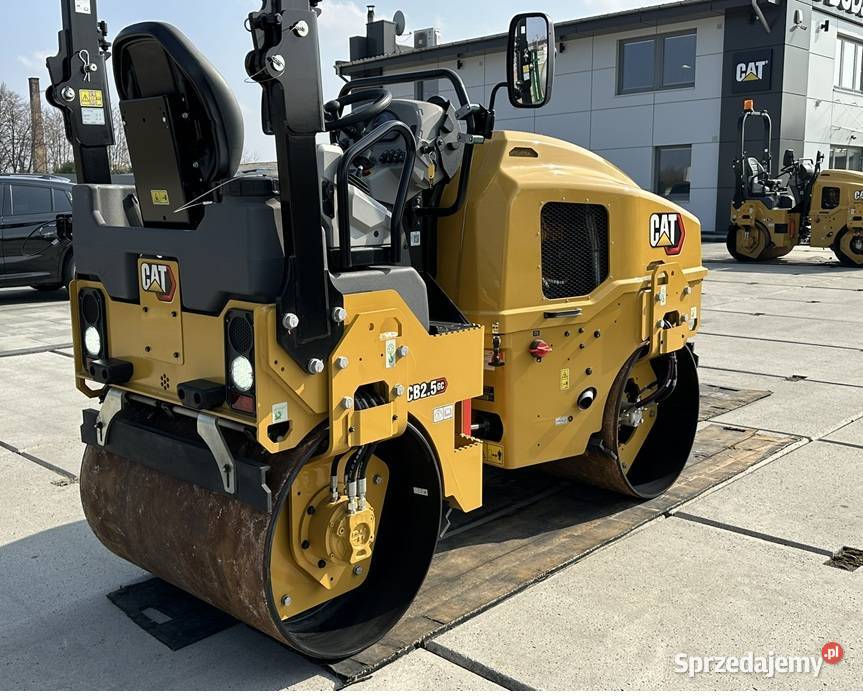 WALEC DROGOWY CATERPILLAR CB25 GC wielkopolskie
