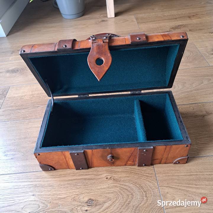 Stylowa Skrzynia Dekoracyjna w Stylu Vintage Domaszczyn