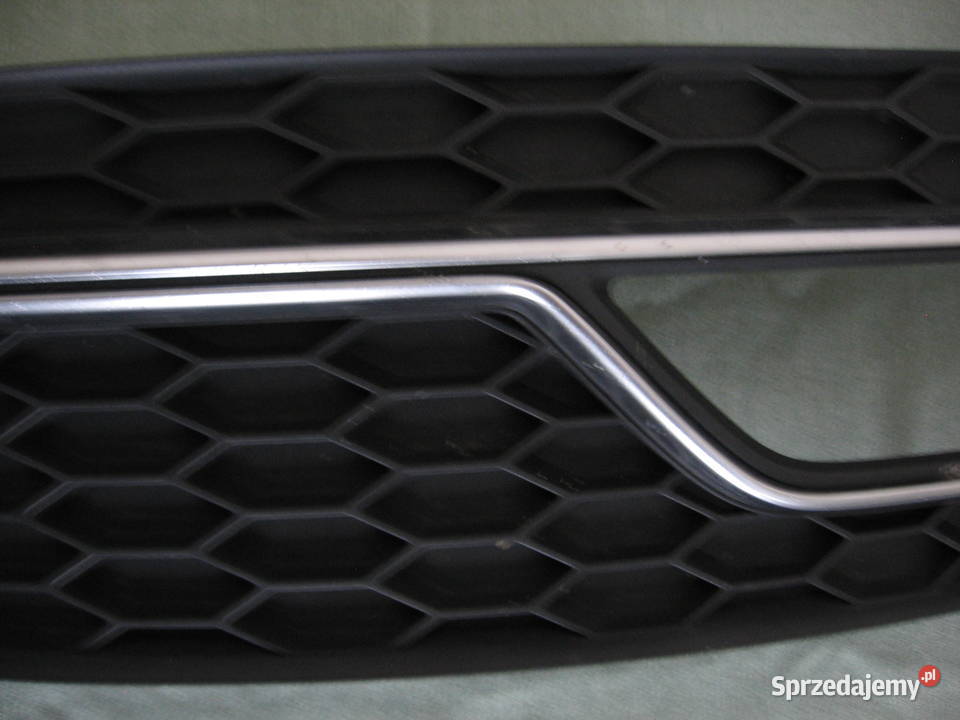 8T0807682K AUDI A5 B8 8T Kratka zderzaka prawa