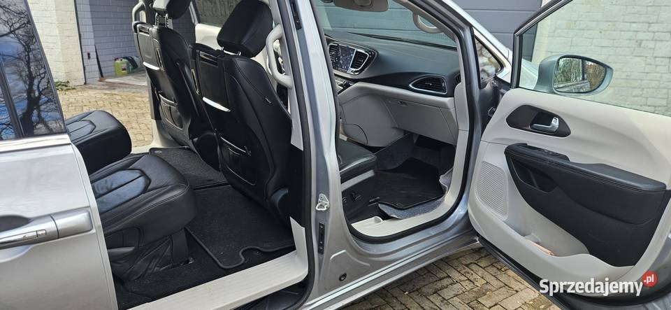 Chrysler Pacifica 2019r przebieg 46000 Janów Lubelski