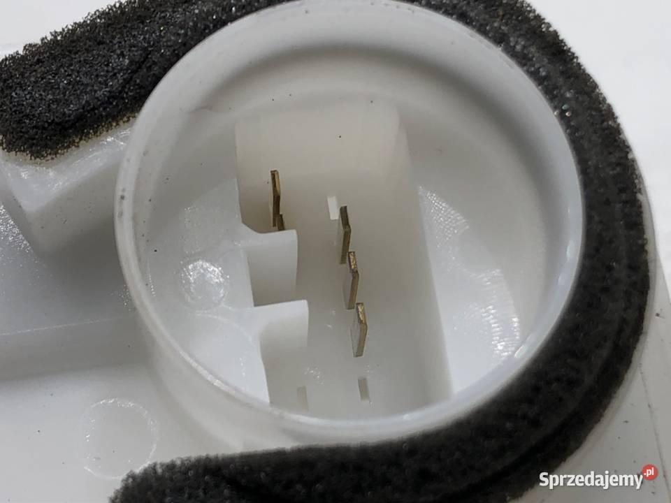 ZAMEK DRZWI PRAWY PRZÓD PEUGEOT 4008 Hatchback sprzedam