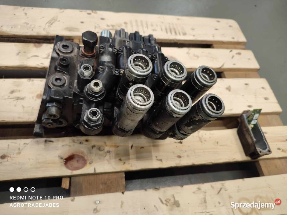 Zawór rozdzielacza hydraulicznego Case 140 R 917 Pozostałe Wilkowo