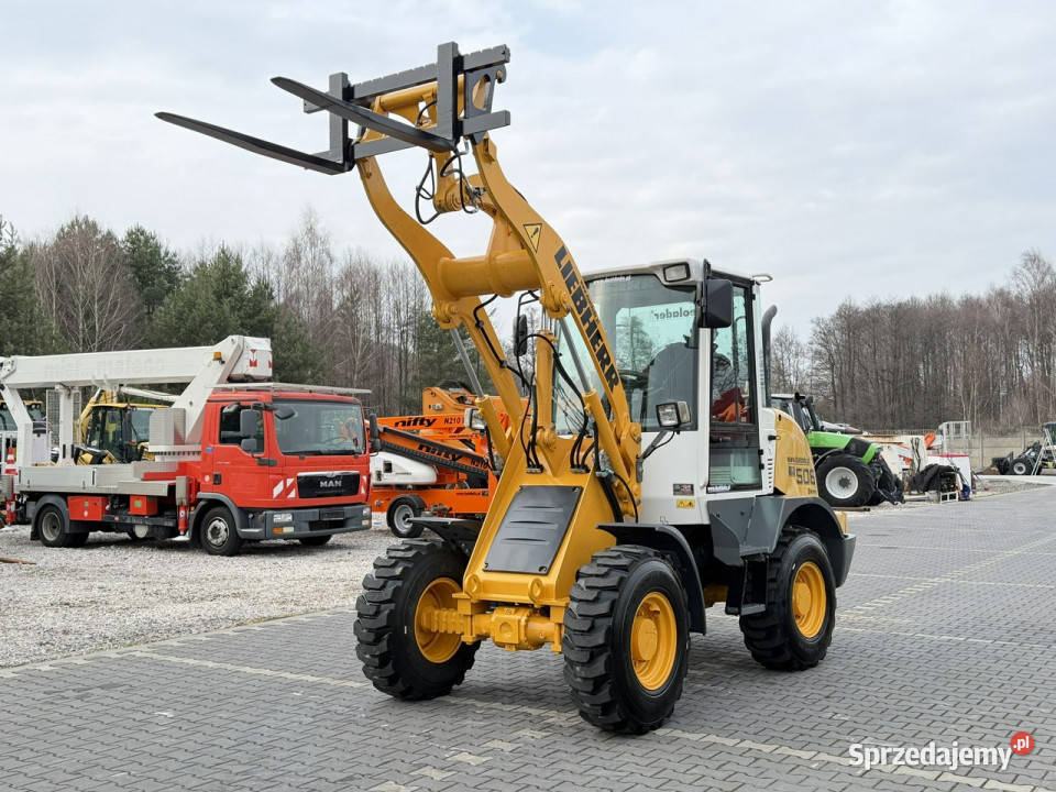 mała kołowa Liebherr L 506 STEREO Szybkozłącze Koparko ładowarki Widełki