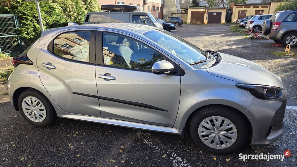 Toyota Yaris IV 10 Comfort mały przebieg 4 elektryczne lusterka Yaris