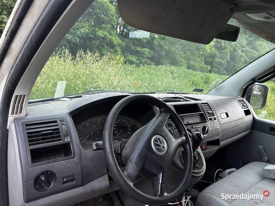 Sprzwdam VW T5 uszkodzony
