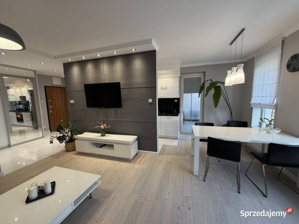 Do wynajęcia 2 pokoje 54 m balkon garaż Dąbska Kraków