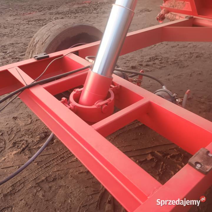 Przyczepa jednoosiowa nieuszkodzony Przyczepy rolnicze Zwoleń