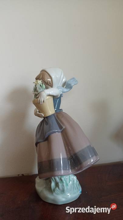 Figurka dziewczynki z doniczką Lladro Projekt Gdańsk