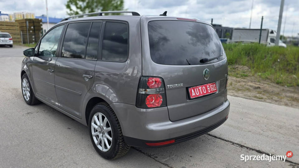 Volkswagen Touran navi klima mały przebieg super centralny zamek Lębork