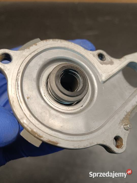 Pompa wody gniazdo obudowa łożysko części Suzuki Gołaczewy