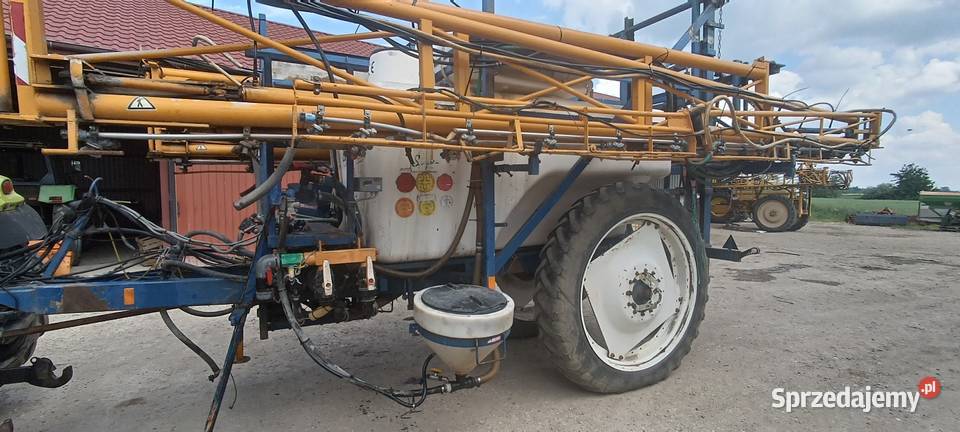 Opryskiwacz sieger lemken ciągany 33 metry 3500 Zborówek
