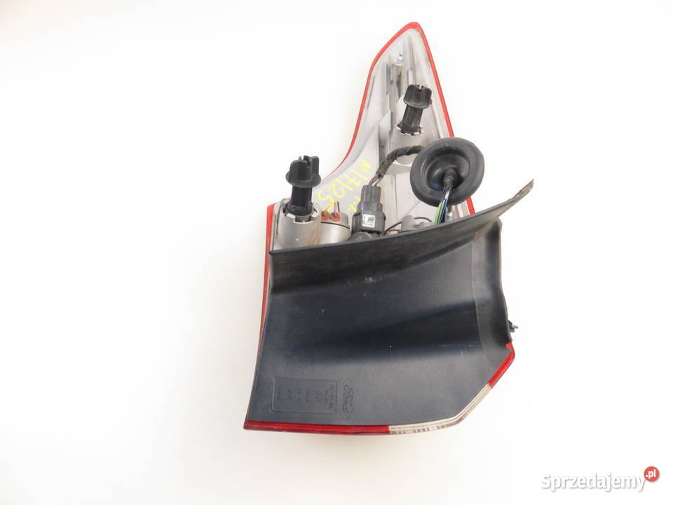 LAMPA PRAWA TYLNA FORD FOCUS MK3 Turnier