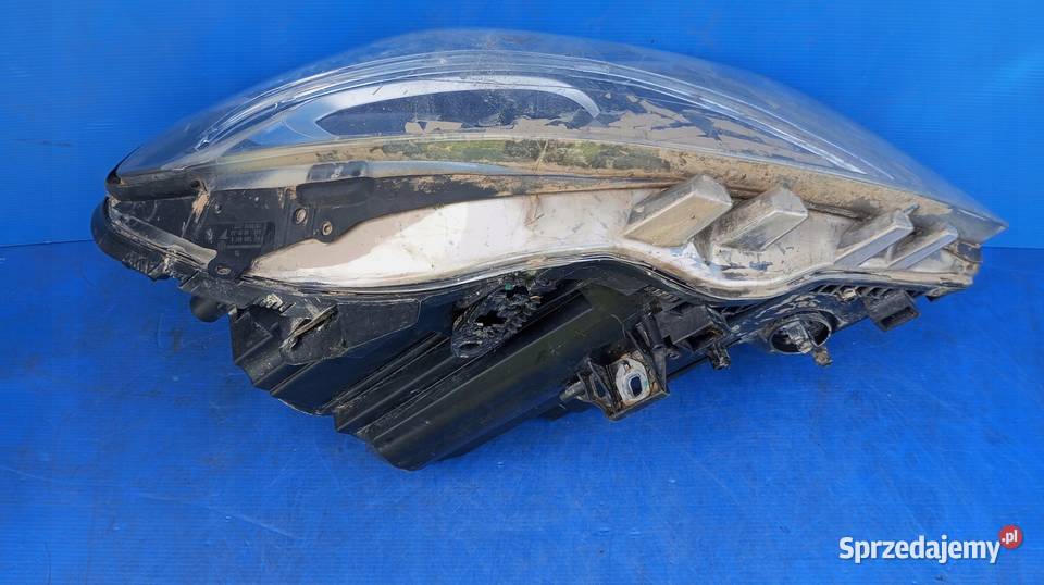 LAMPA PRAWY PRZÓD REFLEKTOR EU A2468201661