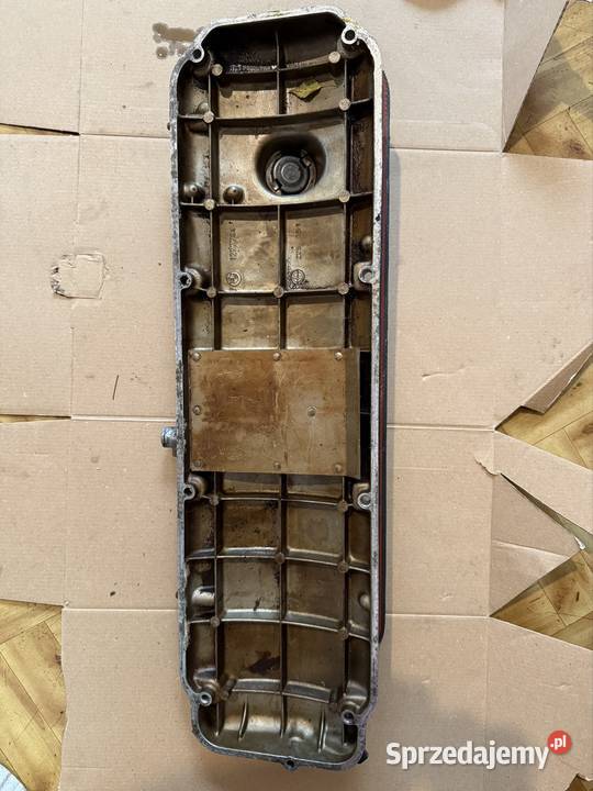 Pokrywa zaworów BmW E12 E23 E24 E28 M30 OE osobowe Pozostałe Mszana