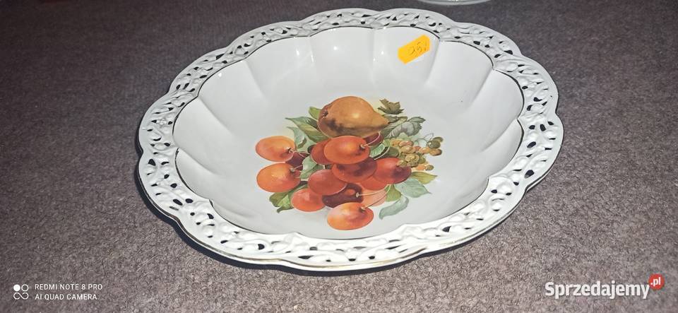 Patera z owocami z ażurem Sygnatura numeryczna Porcelana i szkło