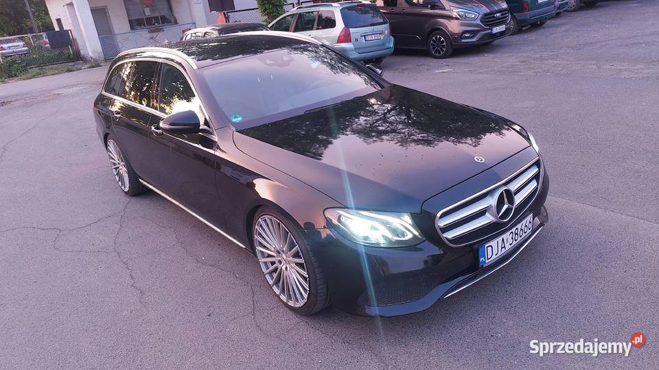 Mercedes eklasa bezwypadkowy koła 20 obniżony 403000km Jawor