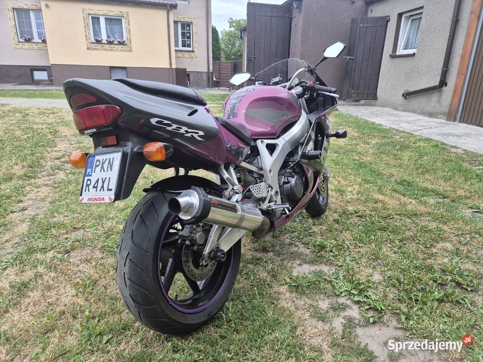 Honda CBR 900rr sc33 1998 Rok produkcji 1998 Morzyczyn