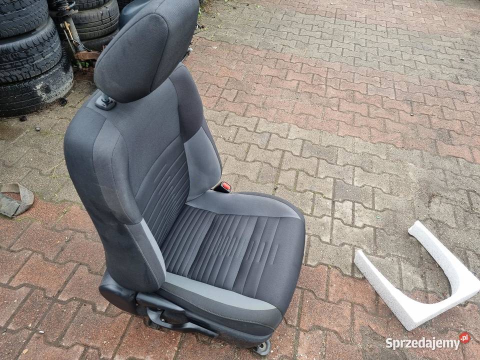 FOTEL PRAWY PRZÓD TOYOTA AURIS II E18 LIFT FOTEL osobowe