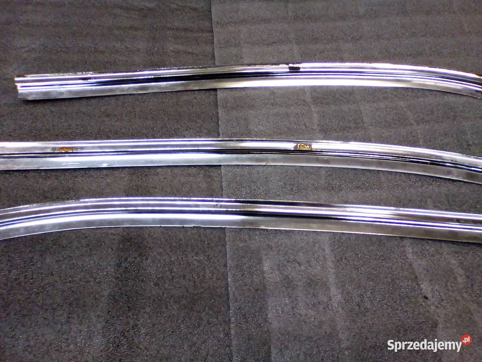 Mercedes W108109 Listwa przedniej szyby dolna Bukownica