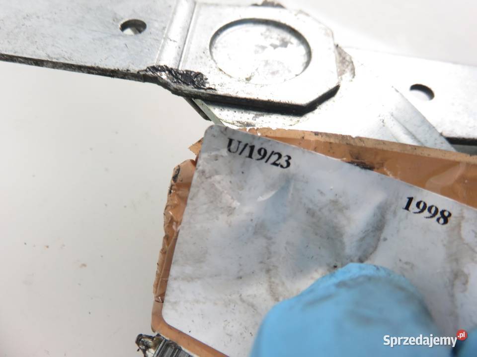 PODNOŚNIK SZYBY PRAWY TYLNY VW GOLF IV Cabriolet osobowe