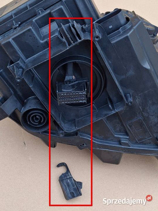 VW TROC T ROC REFLEKTOR LEWY FULL LED LAMPA LEWA Bieleń