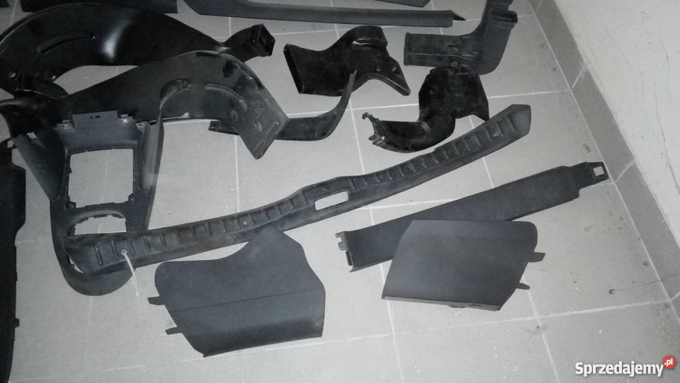 touran czesci wyposażenia wewnętrznego plastiki
