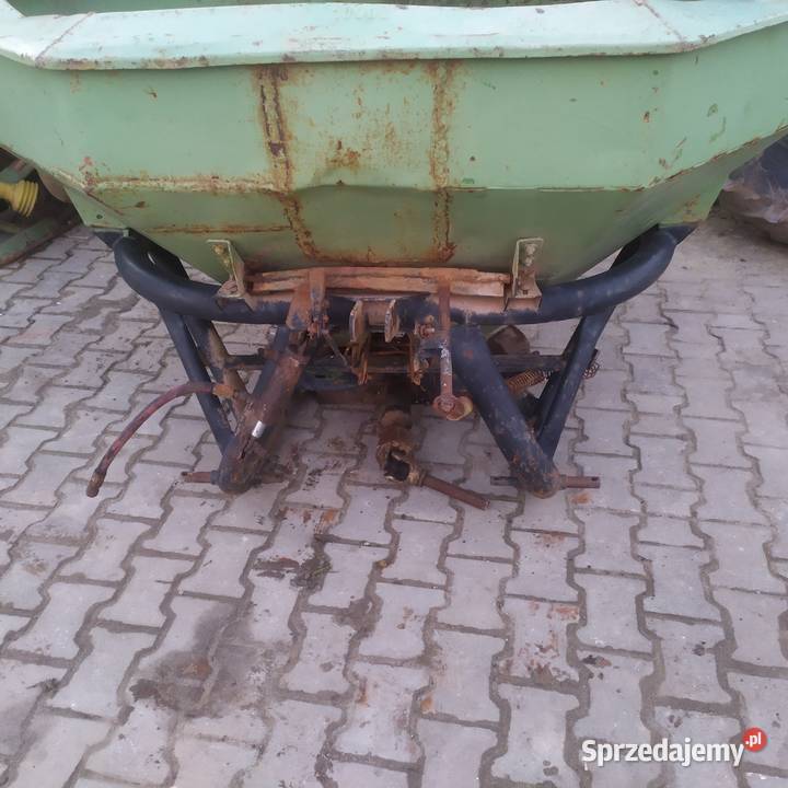 Rozsiewacz nawozów Amazone 1000l