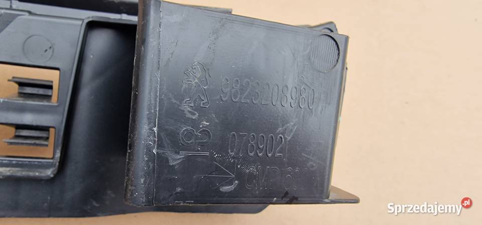 PEUGEOT 208 II ŚLIZG MOCOWANIE ZDERZAKA TYŁ osobowe sprzedam