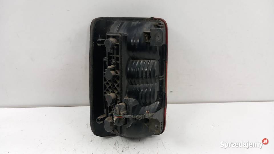 VW CADDY 1T III LIFT LAMPA TYŁ PRAWA Zbierkowo