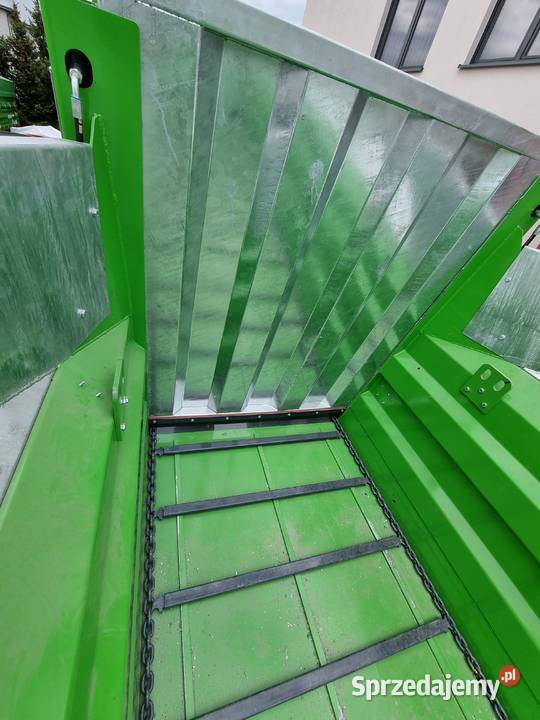 Rozrzutnik obornika jednoosiowy 12 ton bogate nieuszkodzony Ciechanów