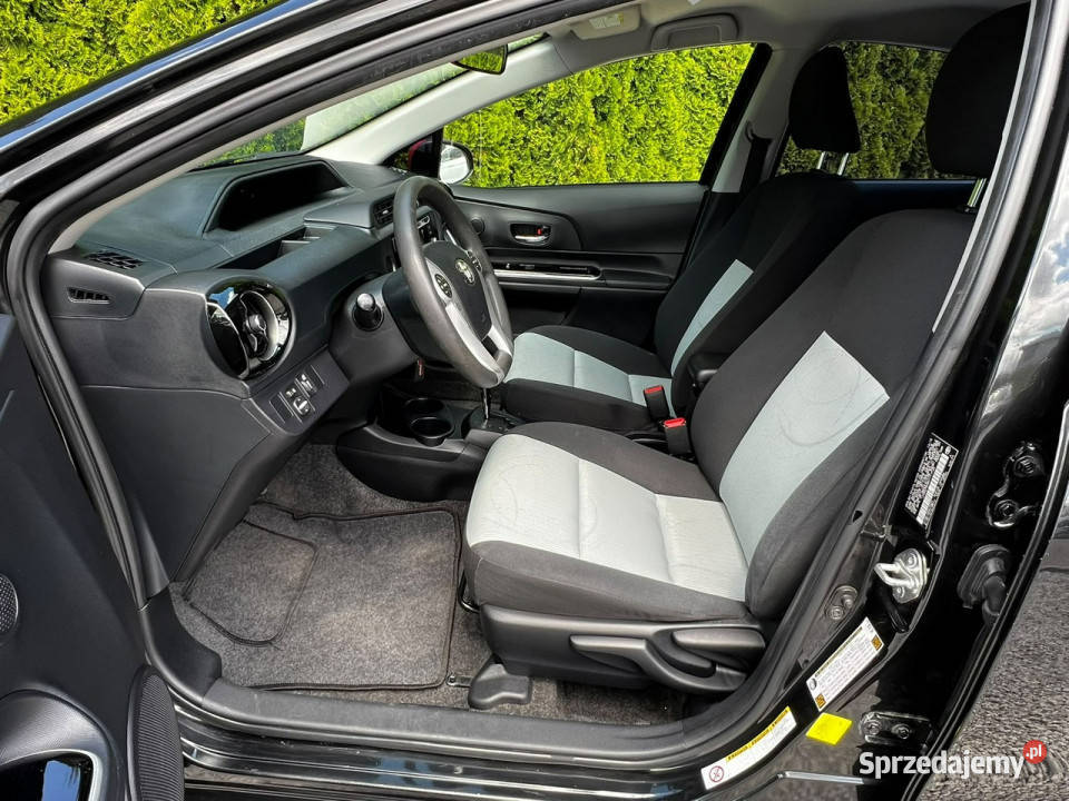 Toyota Prius PRIUS C 15 Hybryda IV 20152023 Baranowo sprzedam