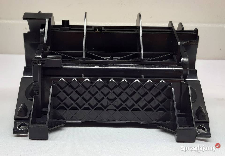 POPIELNICZKA AUDI A4 B7 8E0857951 Mielęcin