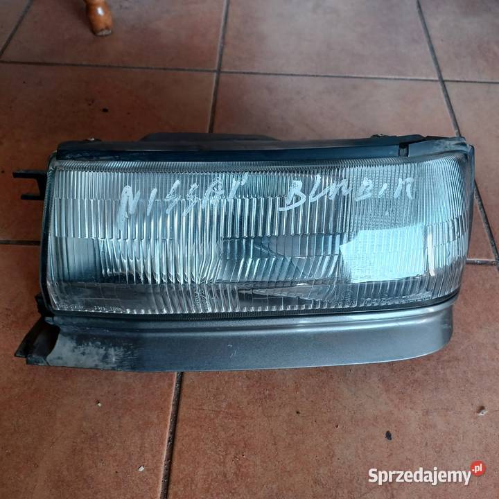 LEWY REFLEKTOR lampa NISSAN BLUEBIRD Rakoniewice