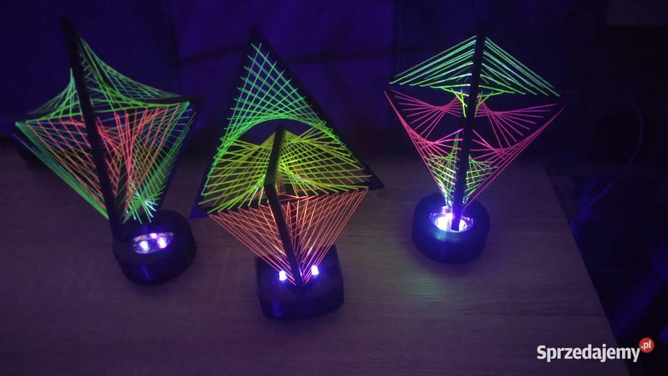 Dekoracyjna lamka uv z siatką geometryczną 3d Tychy