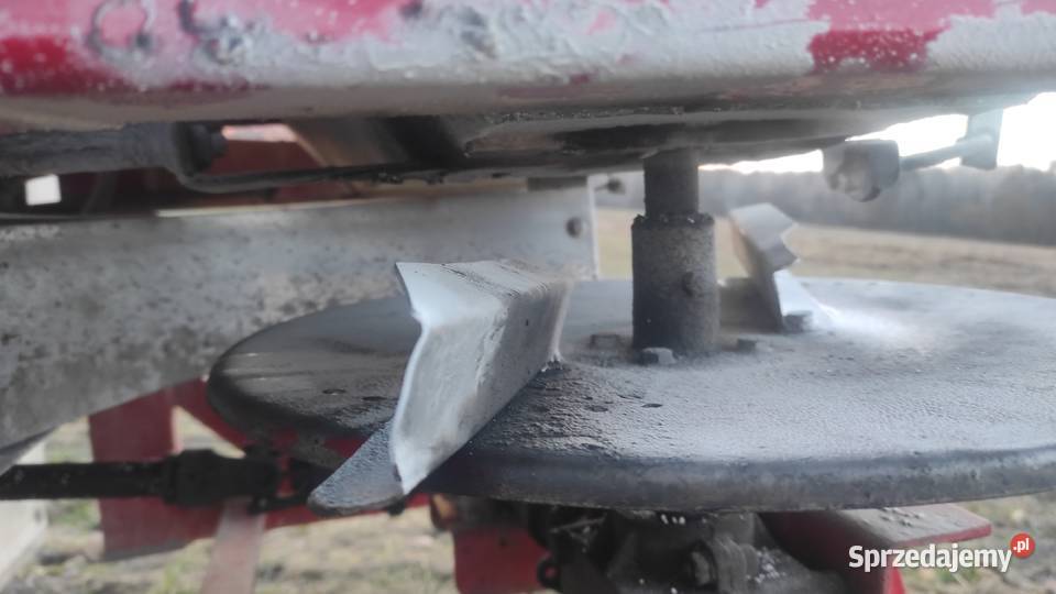 rozsiewacz nawozu Strumyk Tytan 600l Kostrzyn