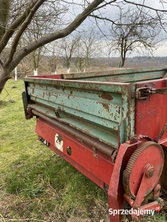 Rozrzutnik obornika Warfama nieuszkodzony