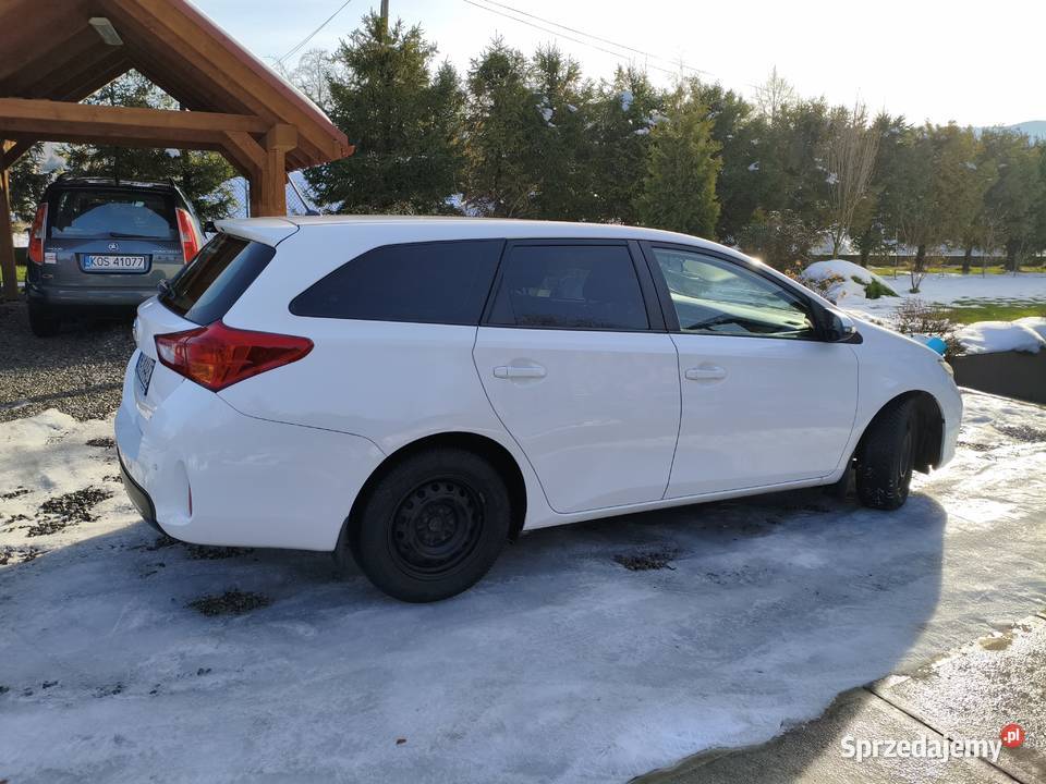Toyota Auris II 14 D4D kombi stan bezwypadkowy Andrychów