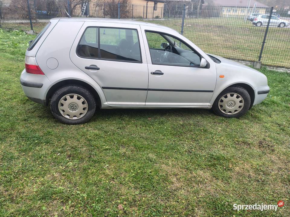 Sprzedam Volkswagena golfa 4 16sr benzyna Chełm