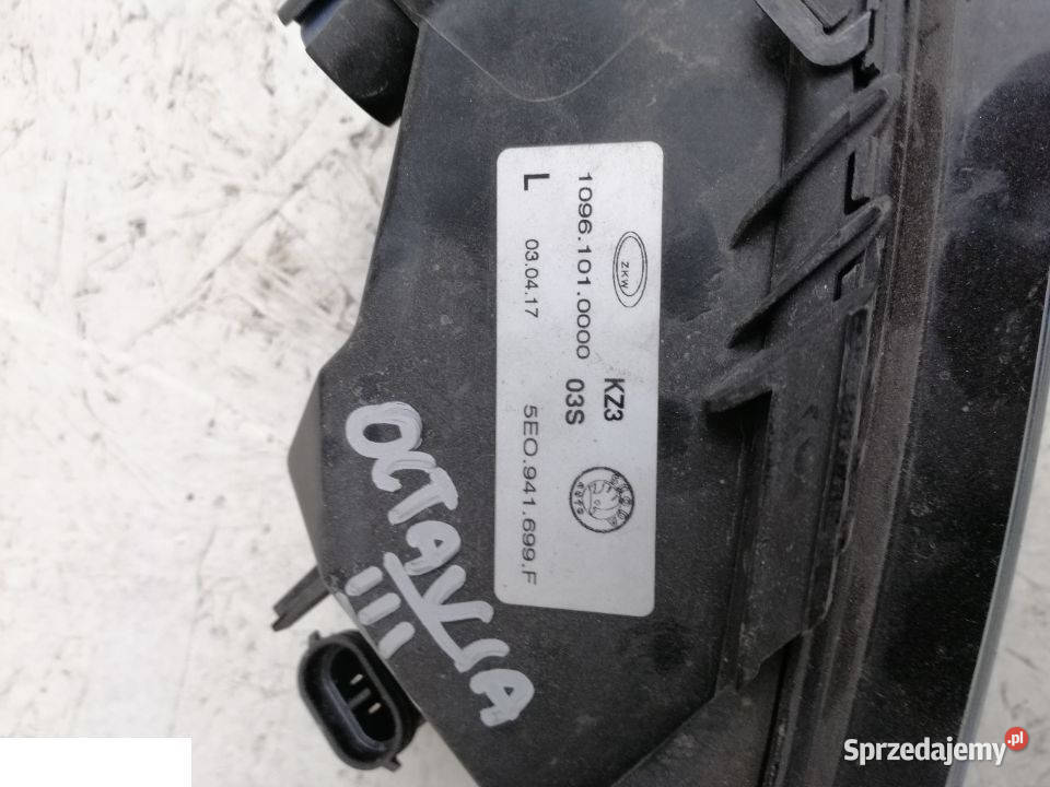Skoda octavia iii halogen lewy przód Karoseria Kozubszczyzna