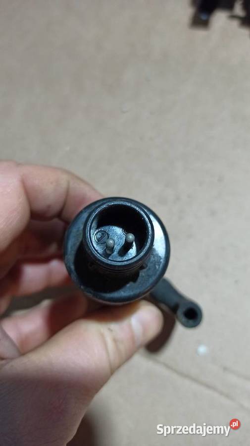 Pompka spryskiwaczy Audi 80 B4 100 C4 A6 C4 A4 Dębica