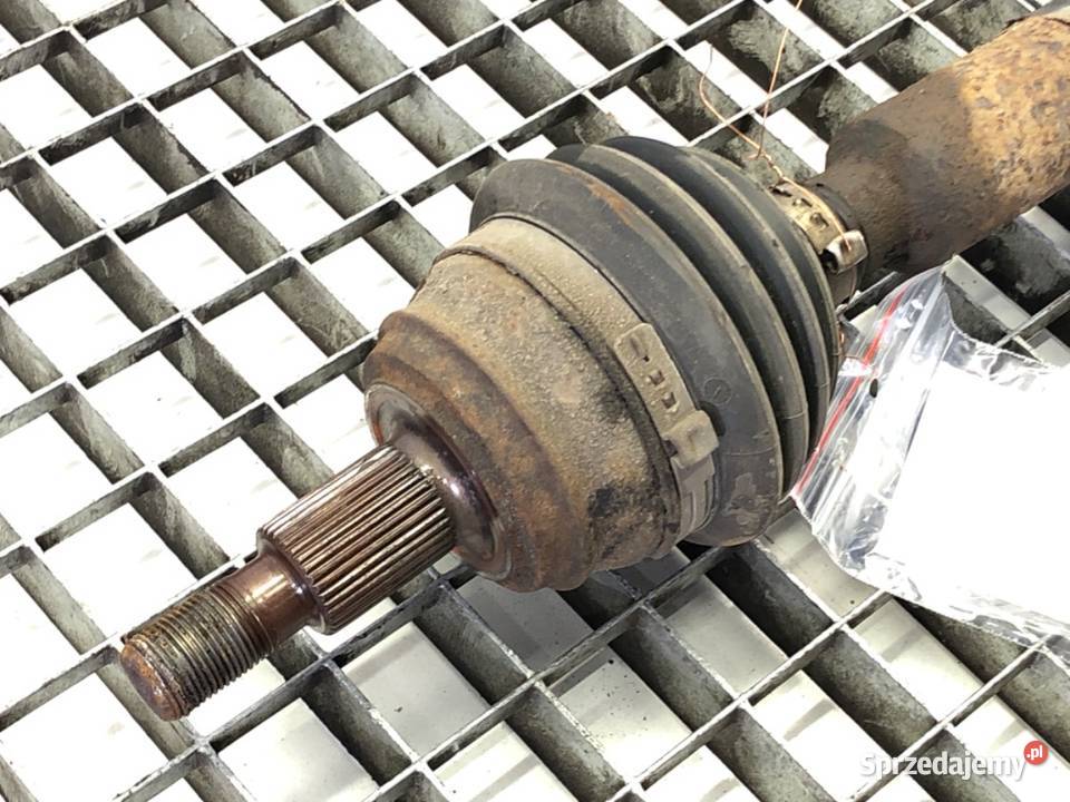 PÓŁOŚ PRAWY PRZÓD VW GOLF IV 14 75 9708 PRZEGUB