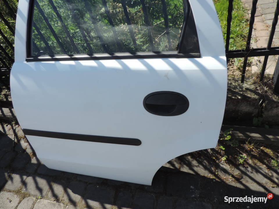 DRZWI LEWY TYŁ OPEL CORSA C 5D Rok produkcji 2002 Nowy Sącz sprzedam