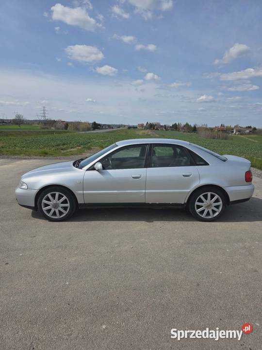 Audi A4 B5 lift 18T LPG gniazdo AUX Nowy Skoszyn