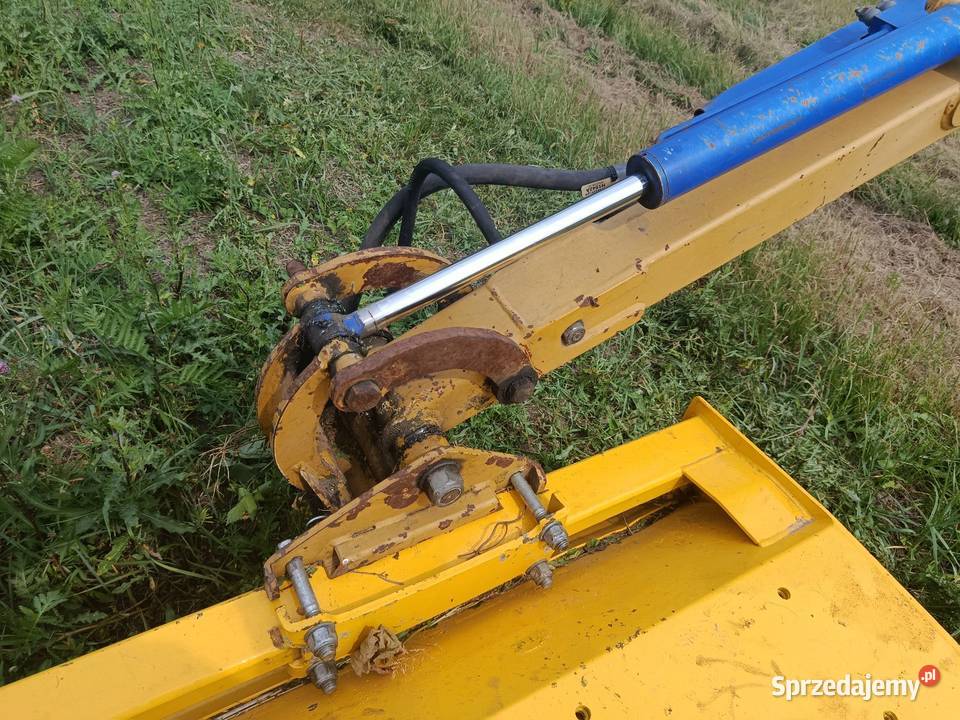Kosiarka wysiegnikowa bijakowa Marolin
