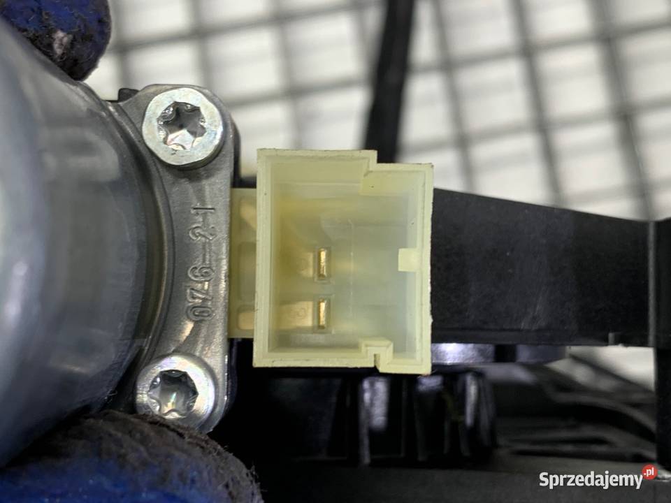 PODNOŚNIK SZYBY PRAWY PRZÓD AUDI Q3 II Mechanizmy opuszczania szyb