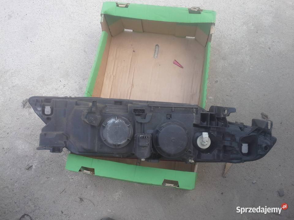 lampa przód Renault Laguna 2 19 dci 2003r kombi Dębno