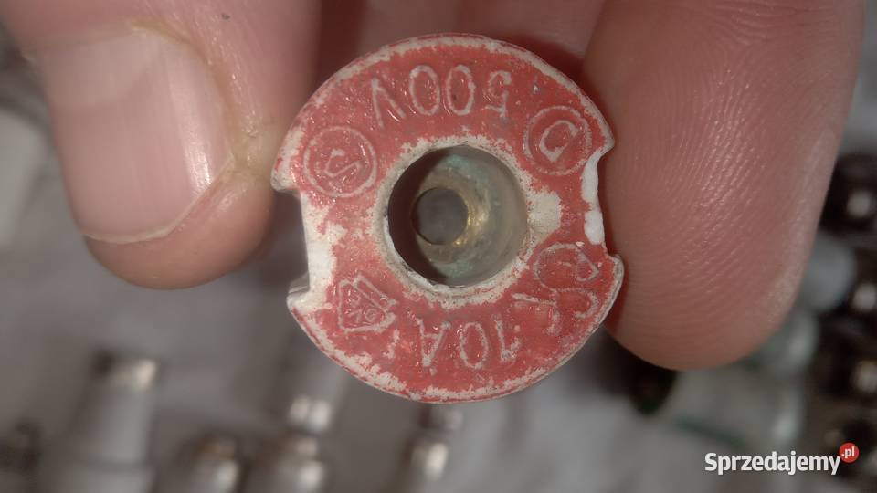 Bezpieczniki 19 sztuki i zabezpieczenia 4 sztuki Wrocław sprzedam