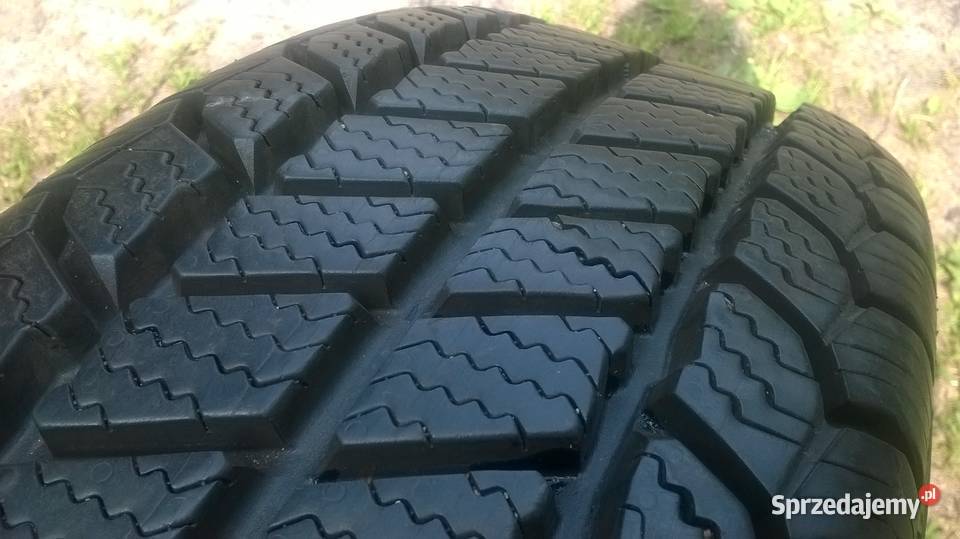 Barum SNOVANIS 2 20570R15C NOWA