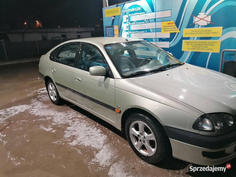 Sprzedam Toyota Avensis T22 Liftback Sedan / Limuzyna Avensis sprzedam