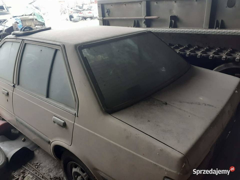 Stary datsun nissan nieuszkodzony Nissan Dębica sprzedam